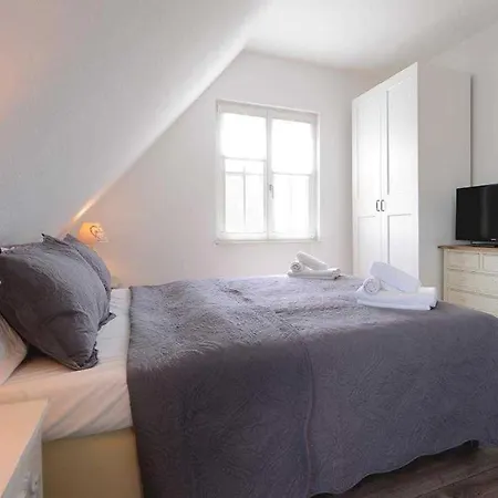 Nausikaa's- Fleur De Lis *