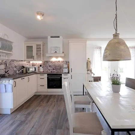 Nausikaa's- Fleur De Lis Groß Schwansee